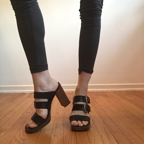 Sandals - Picture 2 of 4